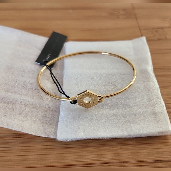 NWT Marc Jacobs Gold Tone Bracelet - Picture 4 of 7